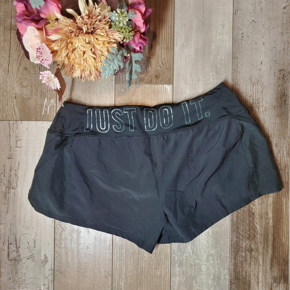 Nike Dri-Fit Eclipse Black Women's Size Medium 3" JDI Running Shorts Activewear - Picture 2 of 16